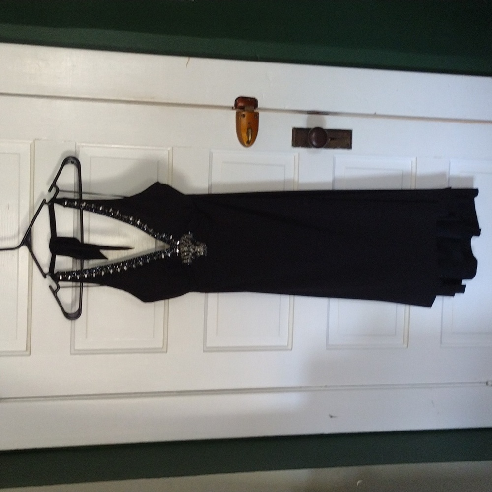 Black size 6 party dress